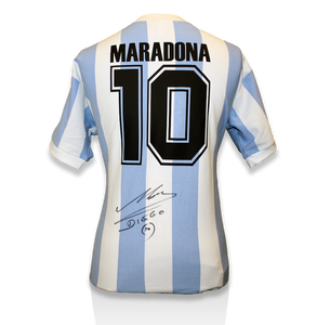 Camiseta firmada por Diego Maradona del Mundial 1986